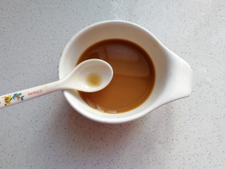 5、橄榄菜肉末豆腐盖浇饭,生抽3勺，醋1勺，蚝油1勺，白糖半勺，淀粉1勺加适量水调成碗汁备用；