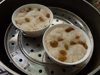 11、桂花紫薯糯米饭,取出稍晾