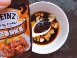 4、家庭烤鸡(烤箱版),两茶匙黑胡椒汁