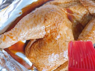 16、家庭烤鸡(烤箱版),再刷一层蜂蜜