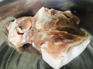 7、家庭馅饼,前腿肉洗净