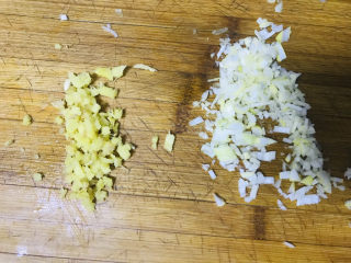 11、家庭馅饼,葱姜切末