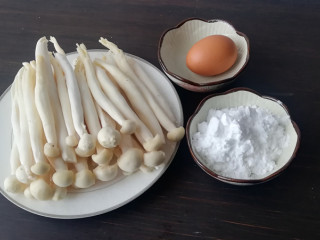 1、干炸鸡腿菇,准备好所需材料