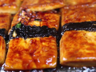 17、豆腐换种新吃法，招待客人倍有面子！,汤汁收的差不多了就可以出锅了。