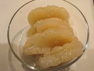 4、西洋菜柚子沙拉,其實不用刻意剝的完整…我有強迫症????