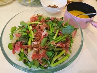 14、西洋菜柚子沙拉,食用前淋上蜂蜜芥末醬！