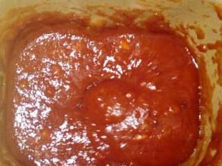 4、山楂糕，彩色雪丽球+#乐享双节#,把煮软的山楂直接倒入面包机，按果酱程序，也可以放料理机