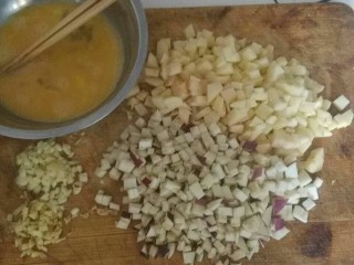 5、家庭版素臊子刀削面,备料