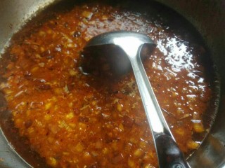 11、家庭版素臊子刀削面,加水烧开，煮20分钟倒入鸡蛋，熬制带糊状即可。