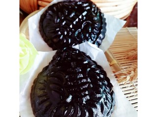 21、药膳美食之一一鸡屎藤糍粑,成品图。