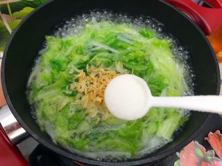 15、暖冬系列の清欢～生菜萝卜丝虾皮鸡蛋汤,加一小勺细盐