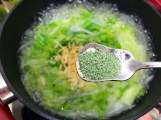 16、暖冬系列の清欢～生菜萝卜丝虾皮鸡蛋汤,一丢丢蔬之鲜（鸡精）