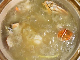 8、年夜饭·龙虾粥·黑椒牛仔骨·藜蒿炒腊肉·盐水口条·笋干烧老鸭,小火煮5-10分钟后 加少许盐和白胡椒粉调味即可食用～～