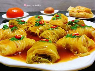 13、#冬日暖心菜#白菜包肉,搭配油饼、鸡蛋、水果就是完美早餐哦