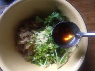 11、家常凉拌海蜇丝,两勺香醋;