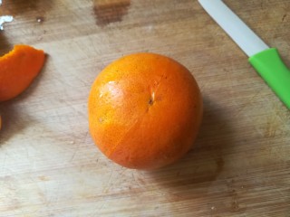 4、#时令菜#清香开胃的折耳根凉拌橙皮,如图所示