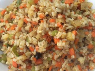 15、孤独的人总有时间研究美食,蛋炒饭，看起来有些糟糕