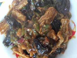 16、孤独的人总有时间研究美食,腐竹炒木耳