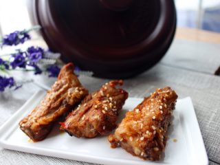 13、《健康美味的无烟烧烤 - 砂锅烤排骨》,成品图