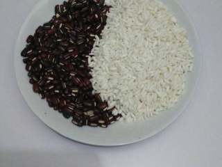 1、#糯米红豆饭#创建(6/元~2017),食材准备:糯米、红小豆