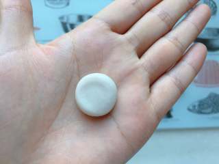 15、红豆椰香芋圆,用大拇指轻按一下