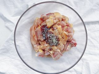 6、家庭辣子鸡块,适量鸡精食盐