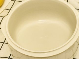 5、柠檬膏????,准备一口无水无油砂锅。