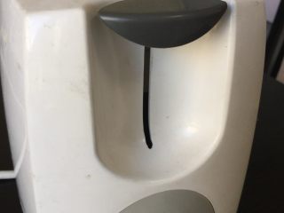 2、典典家私厨@五分钟早餐2,用烤吐司机一分钟将买的切片面包加热,外面有一层焦脆的一层,很好吃