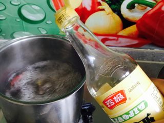 9、番茄牛肉,牛肉汤里加些料酒