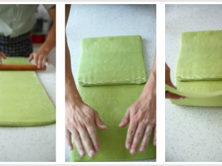 14、抹茶/原味蝴蝶酥,冷藏松弛好的面团取出，再撒点面粉在操作台上，将面片再次轻轻擀长，重复12和13步骤，再完成一次三折。室温下盖保鲜膜松弛20分钟或者夏季时保鲜膜再次放入冰箱松弛。