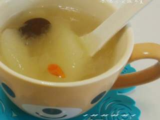 4、冰糖雪梨银耳羹,绝对好喝啊～