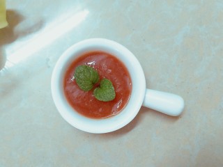 22、百变山楂,把剩下的山楂果酱用瓶子装起来沾馒头，面包，吐司，都是很不错的选择，酸甜开胃，对孩子咳嗽也有一定的好处！