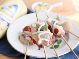 14、五花肉番茄卷,趁热吃口感更好哦。