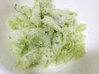 1、家庭版·炒方便面,葱花碎