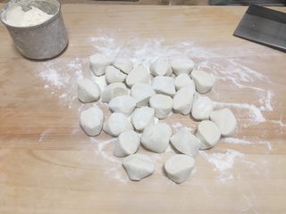 7、家庭版京酱肉丝,切剂子