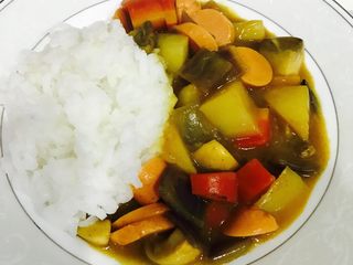 8、咖喱配火腿肠(超详细~),咖喱火腿肠配软软的米饭～????