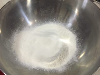 3、家庭版自制油条,过筛