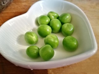 4、家宴创意菜谱～白玉金珠,豌豆剥好