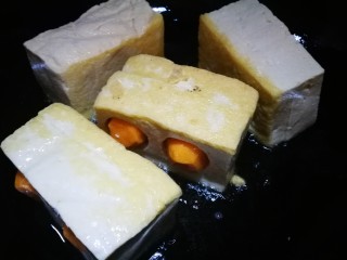 6、家宴创意菜谱～白玉金珠,几个面都煎一下