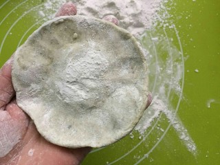 11、糯米青团/清明粿,边薄中间厚