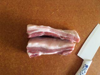 1、(Chinese Burger King)肉夹馍,去皮五花肉洗净