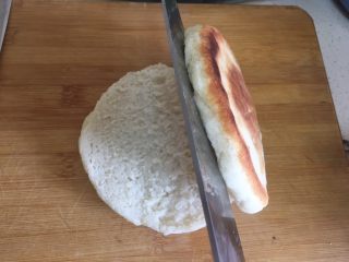 39、(Chinese Burger King)肉夹馍,不要切断