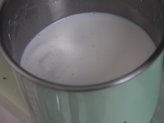 7、棉花糖巧克力热奶,煮到冒泡泡