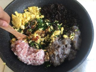 21、韭菜盒子,搅拌