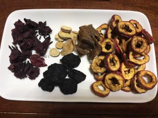 1、酸甜滋味《正宗酸梅汤》(冷饮),称重食材,东西我是药店+京东购买。