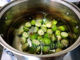 7、橄榄瘦肉汤,放橄榄