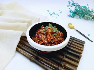 18、一碗面条＋花生酱蟹味菇肉丁面,做好的酱料。