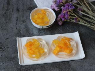 12、水果果冻（白凉粉版）,想吃的时候脱模就可以了