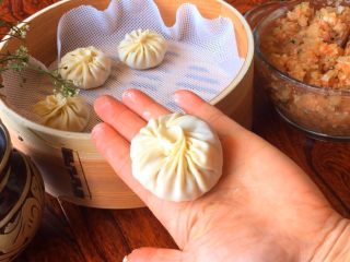 11、扬州灌汤包,包好的样子