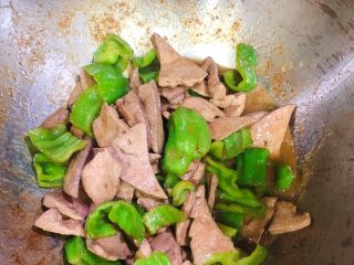 17、酱爆猪肝,翻炒均匀即可